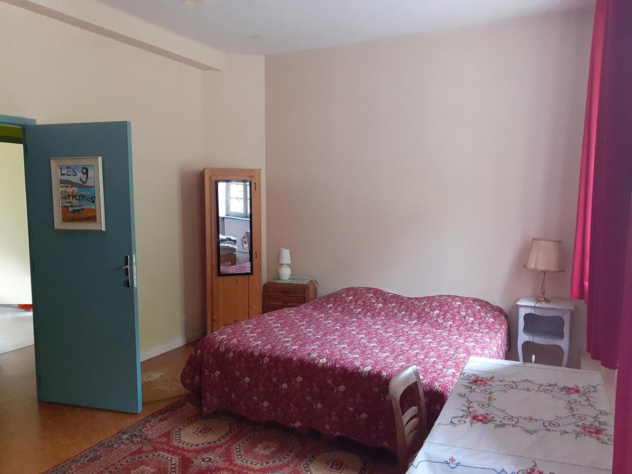 Hotel Le Moulin De Saleth Saint-Antonin Habitación foto