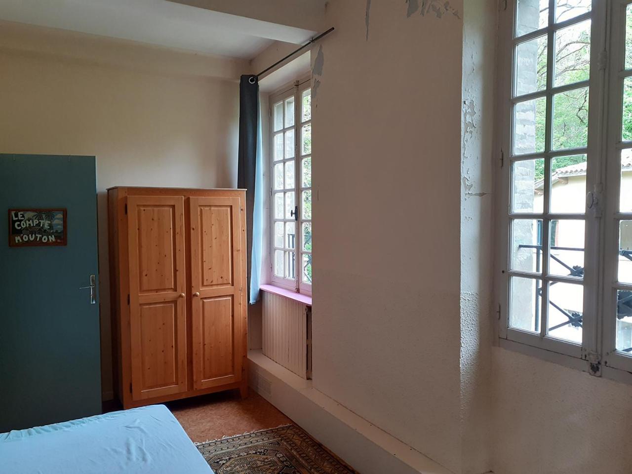 Hotel Le Moulin De Saleth Saint-Antonin Habitación foto