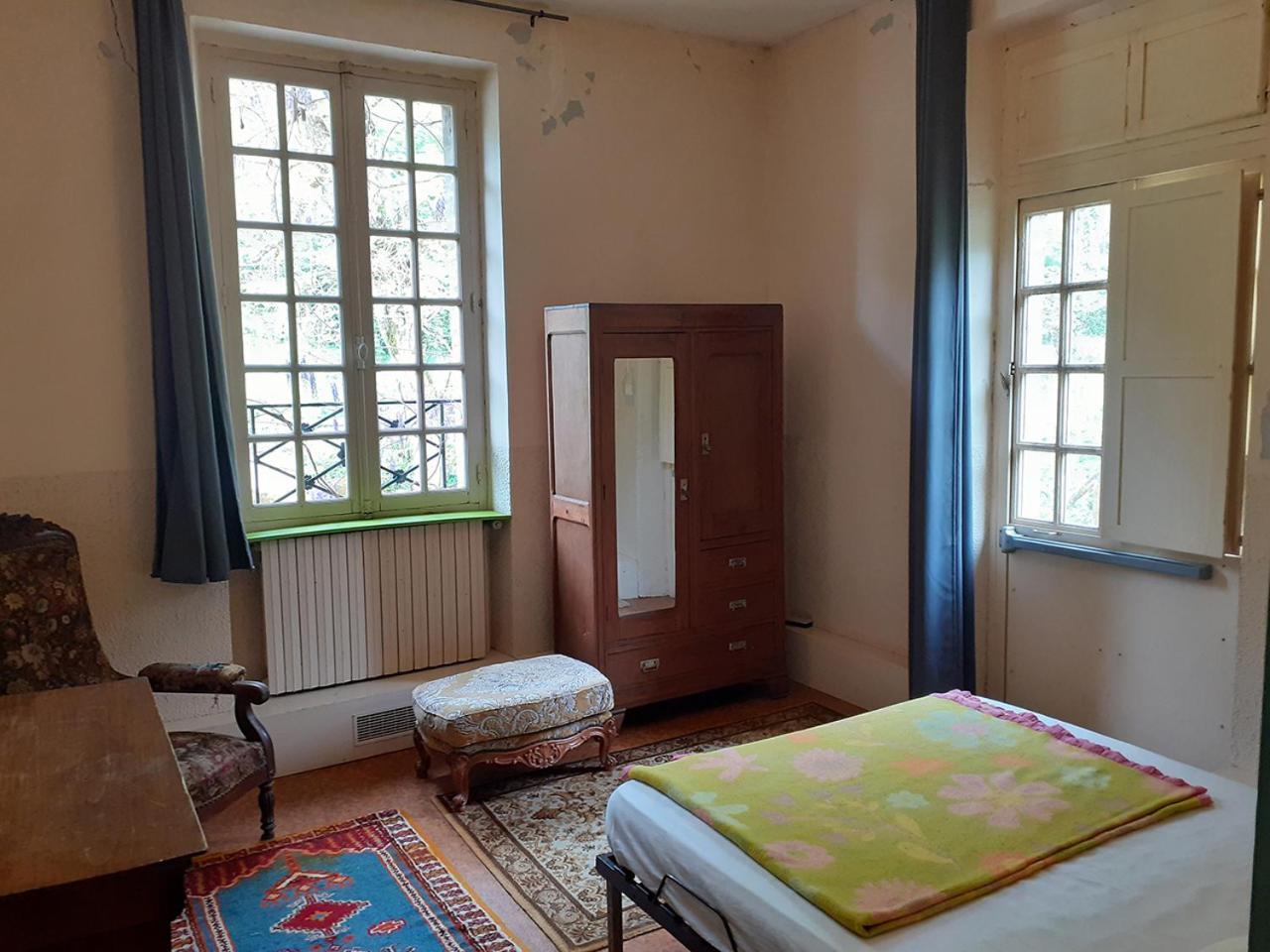 Hotel Le Moulin De Saleth Saint-Antonin Habitación foto